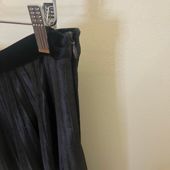 NWT Banana Republic Women's Satin Sheen Pleated Midi Skirt Size 12 - Picture 8 of 8